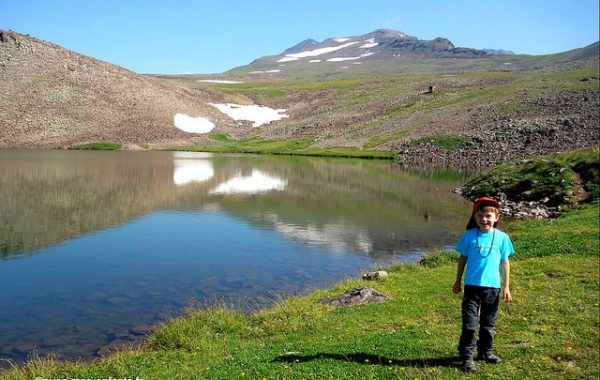 voyage-en-famille-armenie-Lac-Kari -Arasak