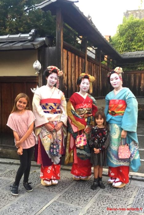 kyoto-geishas-japon-en-famille